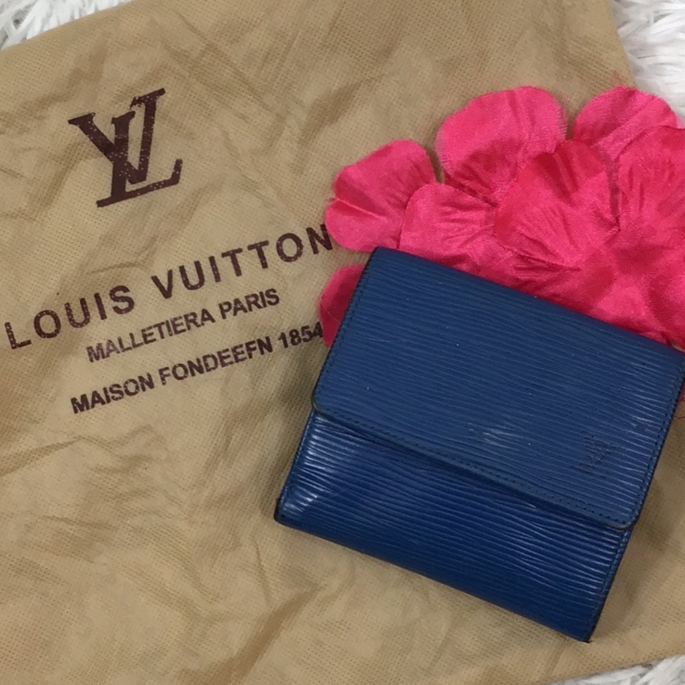 Louis Vuitton Blue trifold epi Wallets with Iconic Monogram